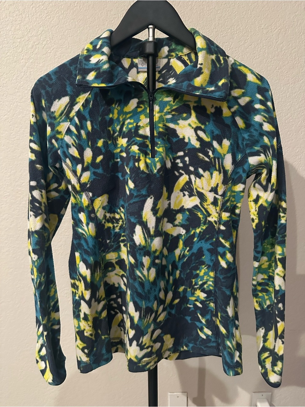 Columbia Teal Navy Yellow Patterned Pullover Sweater Size Medium